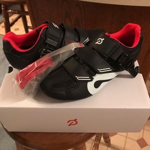 Peloton cycling shoes Size 6